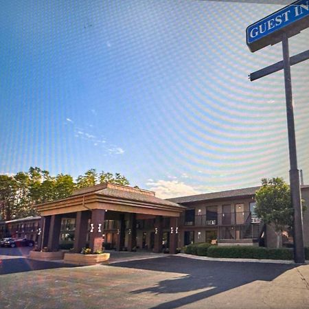 Guest Inn مدينة ليك المظهر الخارجي الصورة