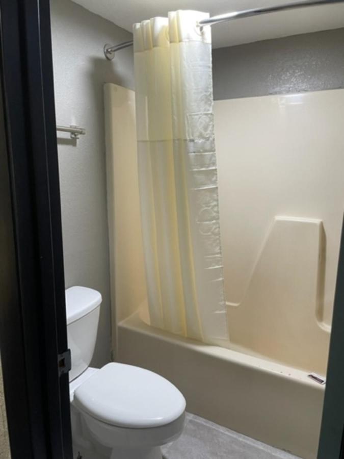 Guest Inn مدينة ليك المظهر الخارجي الصورة